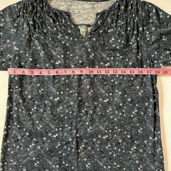 L.L. Bean Petite Floral Print Short Sleeve Top Navy Blue Size Medium Petite - Picture 5 of 5